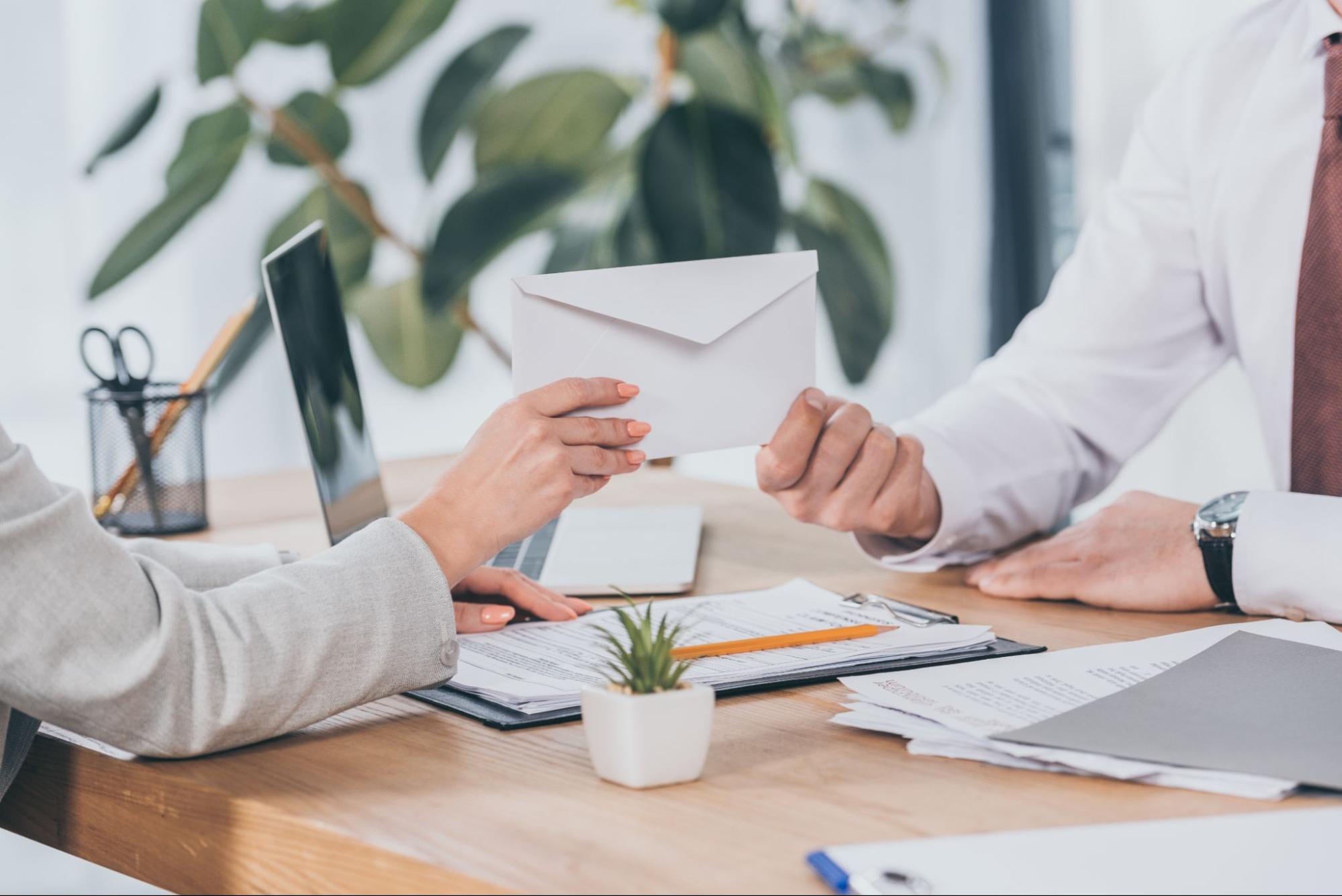 挑選桃園借址登記地點時,應注意是否有專人可以協助代收重要信件